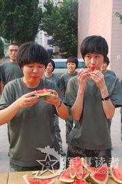 女生说吃瓜是暗示男生吗