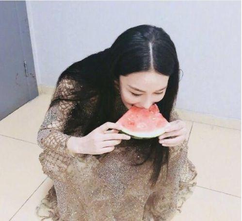 吃瓜娱乐酱买好衣服,买好衣服,做最靓的仔